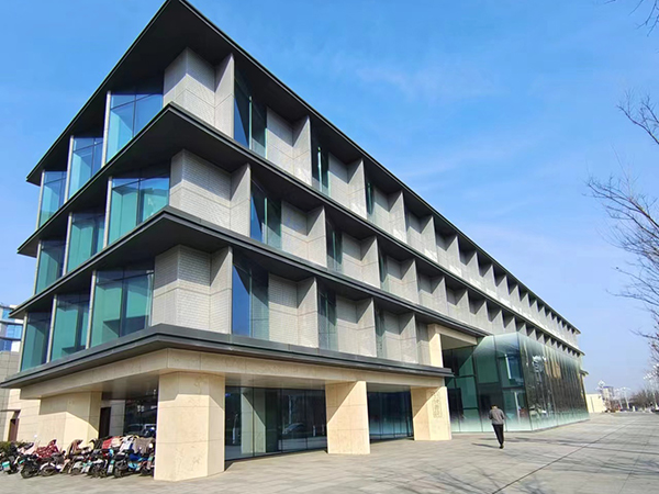 幕墻制作維修，需不需要保養